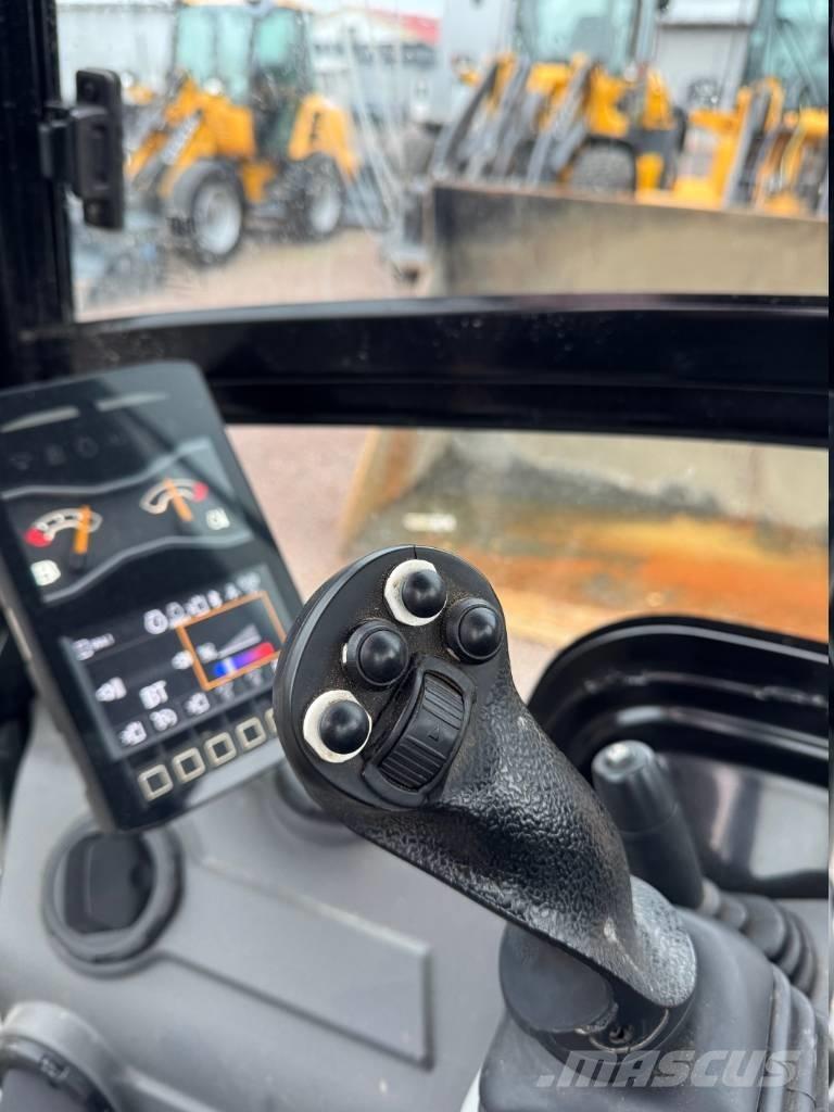 CAT 301.8 Міні-екскаватори < 7т