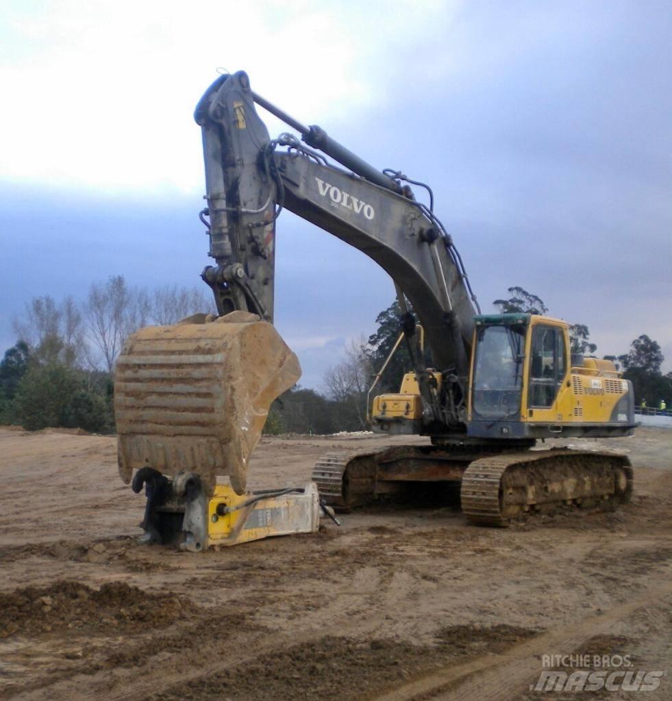 Volvo EC 460 B LC Гусеничні екскаватори