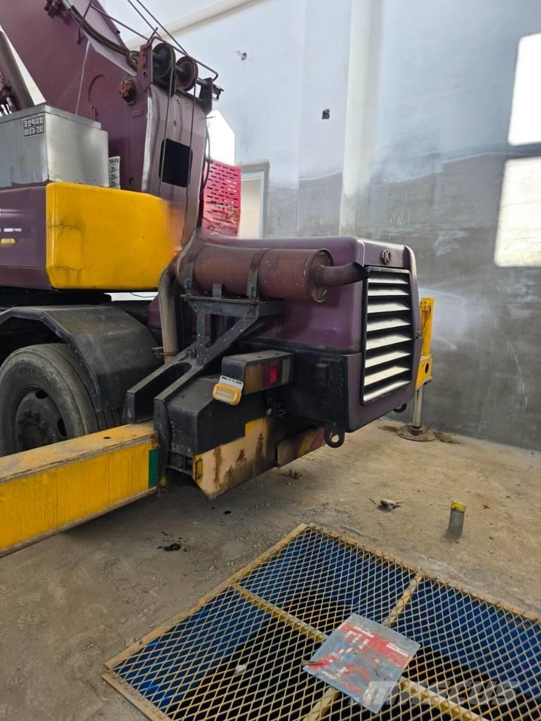 Kato MR 100 автокрани всюдиходи