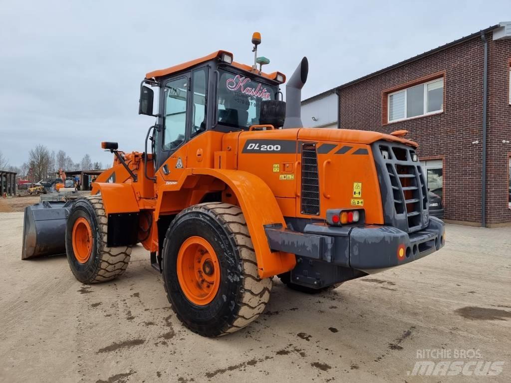 Doosan DL 200-3 Фронтальні навантажувачі