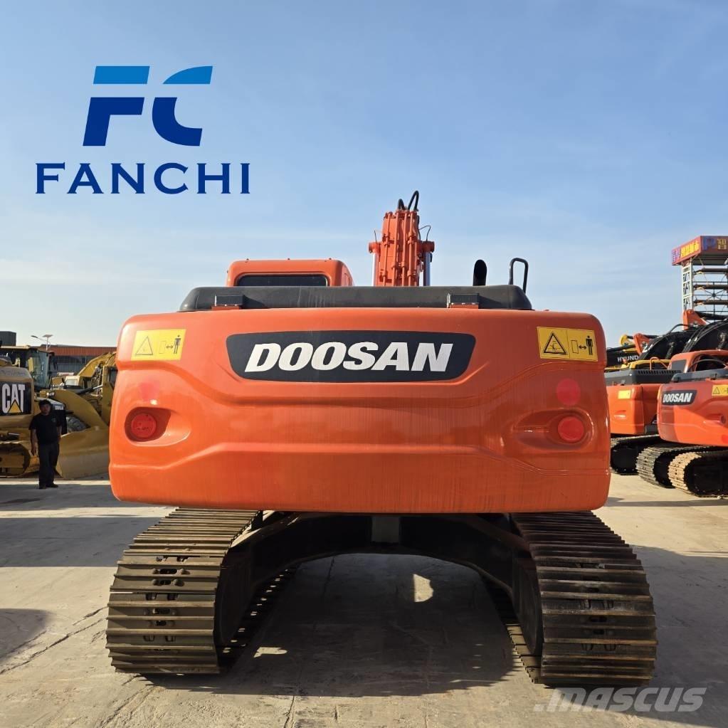 Doosan DX 225 LC Гусеничні екскаватори