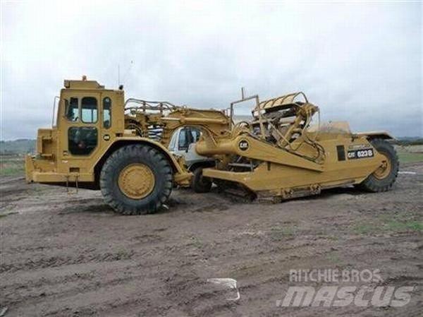 CAT 623B Колісні екскаватори