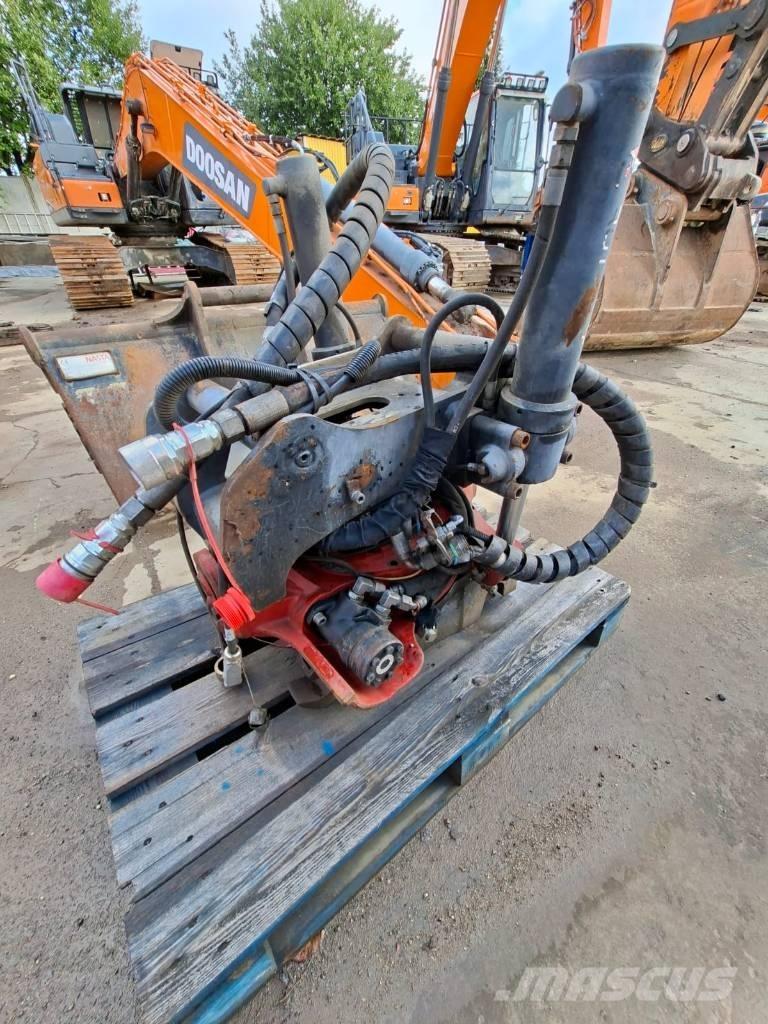 Doosan DX140W-5 Колісні екскаватори