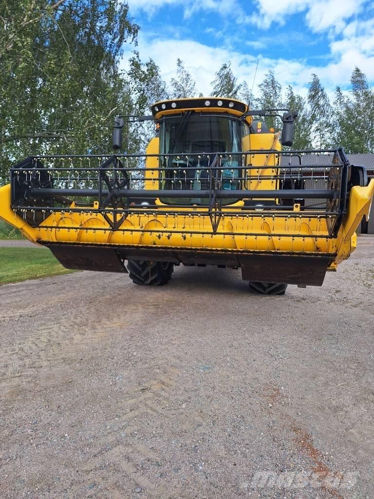 New Holland TC 5.70 Зернозбиральні комбайни
