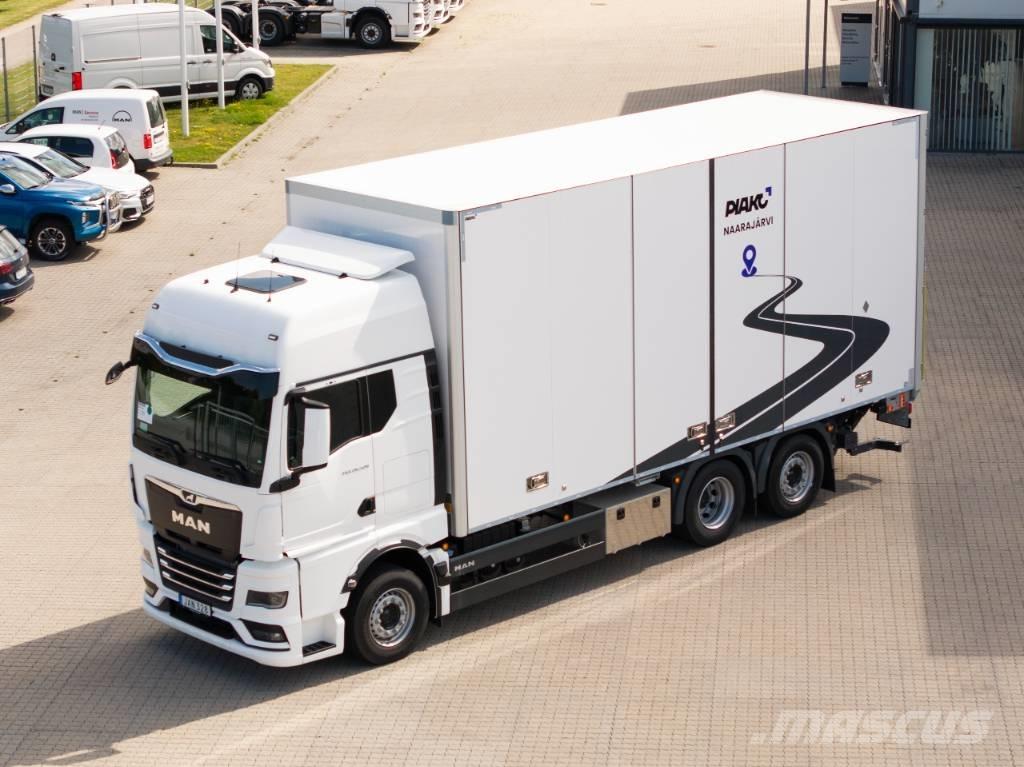 MAN TGX 26.520 6x2-4 Фургони