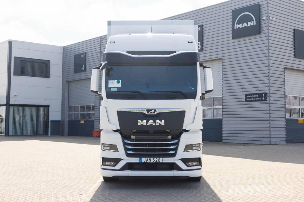 MAN TGX 26.520 6x2-4 Фургони