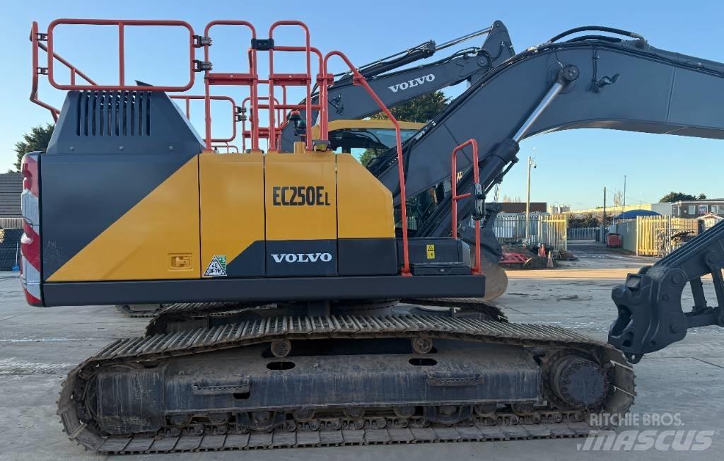Volvo EC 250 EL Гусеничні екскаватори