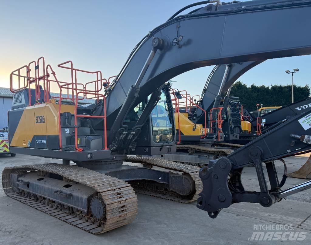 Volvo EC 250 EL Гусеничні екскаватори