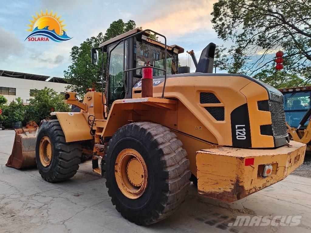 Volvo L 120 Фронтальні навантажувачі