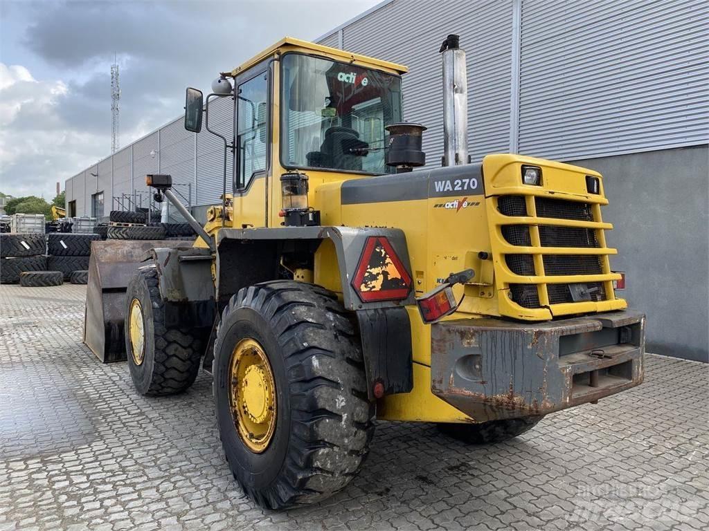 Komatsu WA270-3 Фронтальні навантажувачі