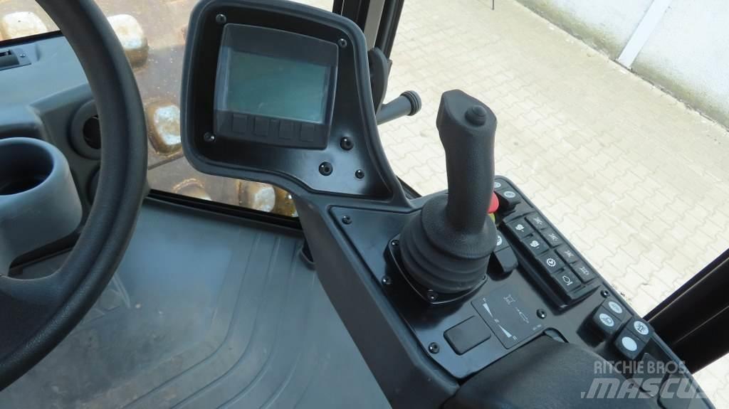 CAT CS74B Грунтові котки