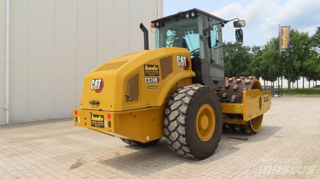 CAT CS74B Грунтові котки