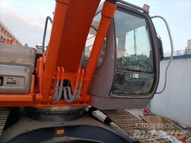 Hitachi Zaxis 200 LC Гусеничні екскаватори