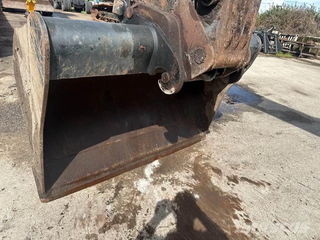 Volvo EC200 Гусеничні екскаватори