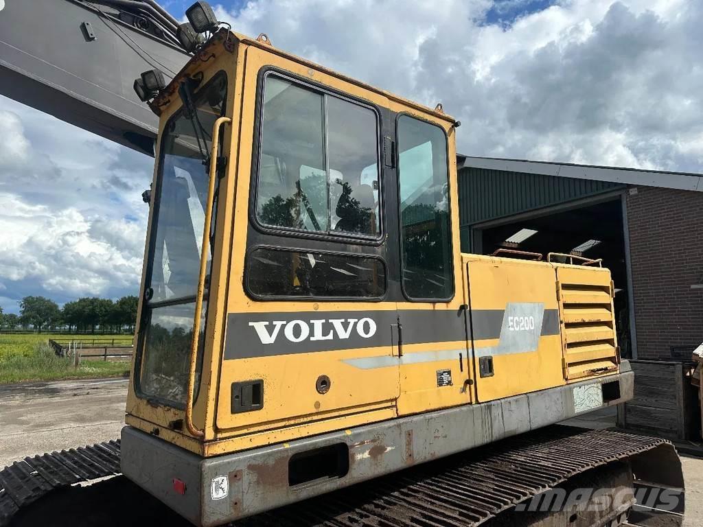 Volvo EC200 Гусеничні екскаватори