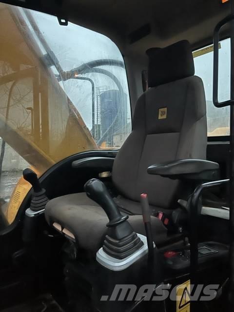 JCB JS 220 LC Гусеничні екскаватори
