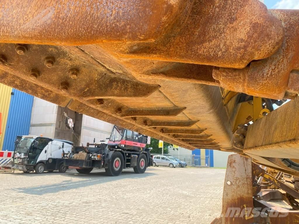 CAT D6T NVT Гусеничні бульдозери