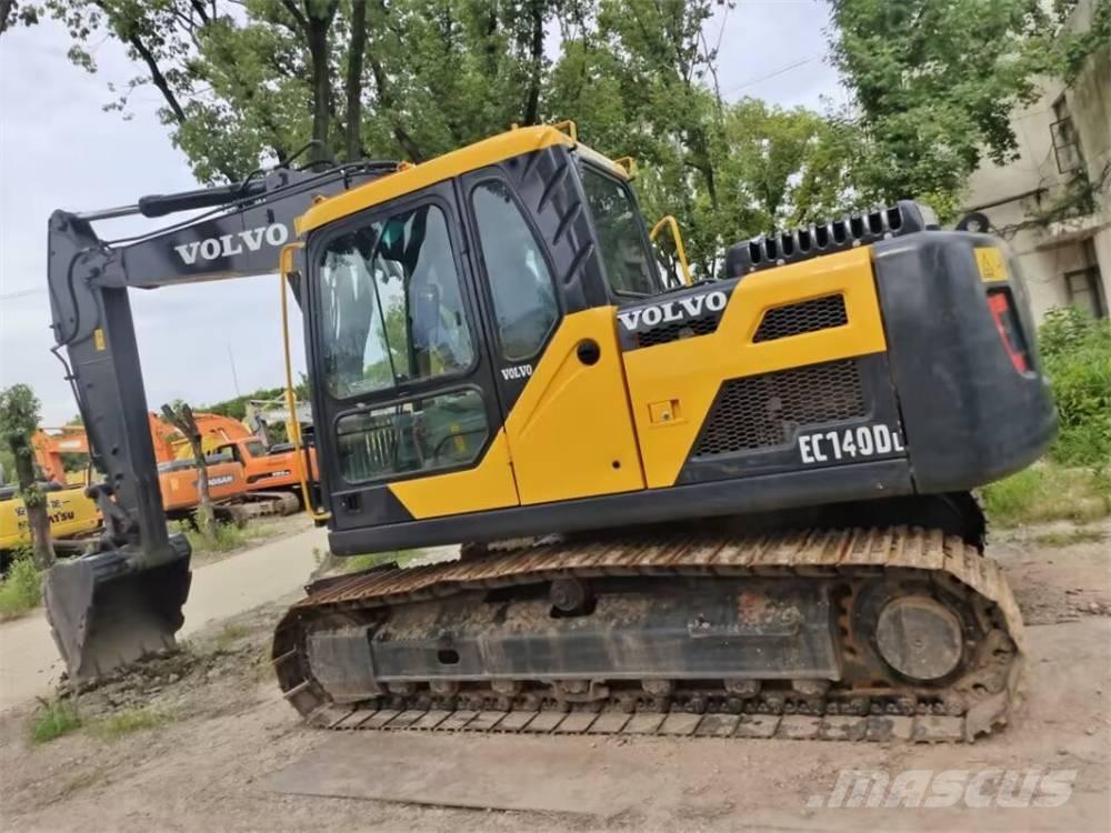 Volvo EC 210 D Гусеничні екскаватори