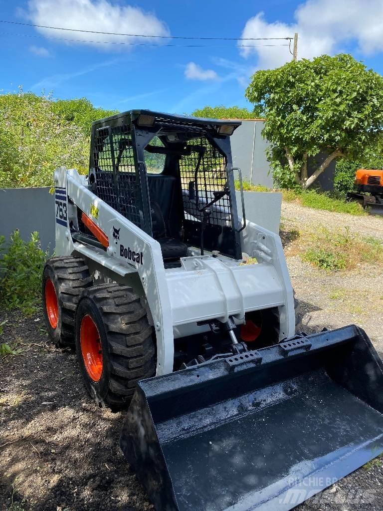Bobcat 763 Малі навантажувачі