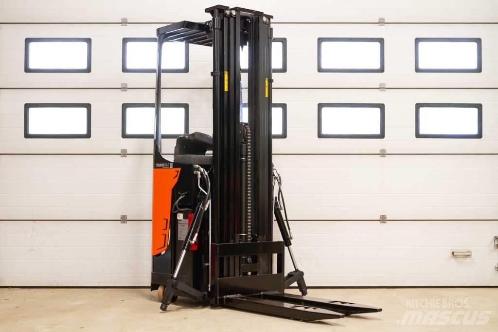 Rocla SST 16 AC Самохідні електроштабелери