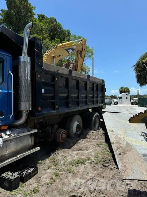 Mack CH613 8x4 2002 Самоскиди