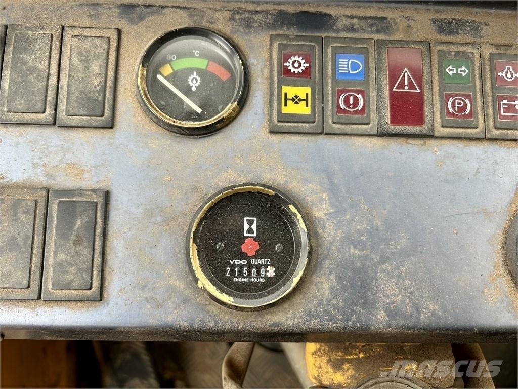 Volvo L 70 Фронтальні навантажувачі
