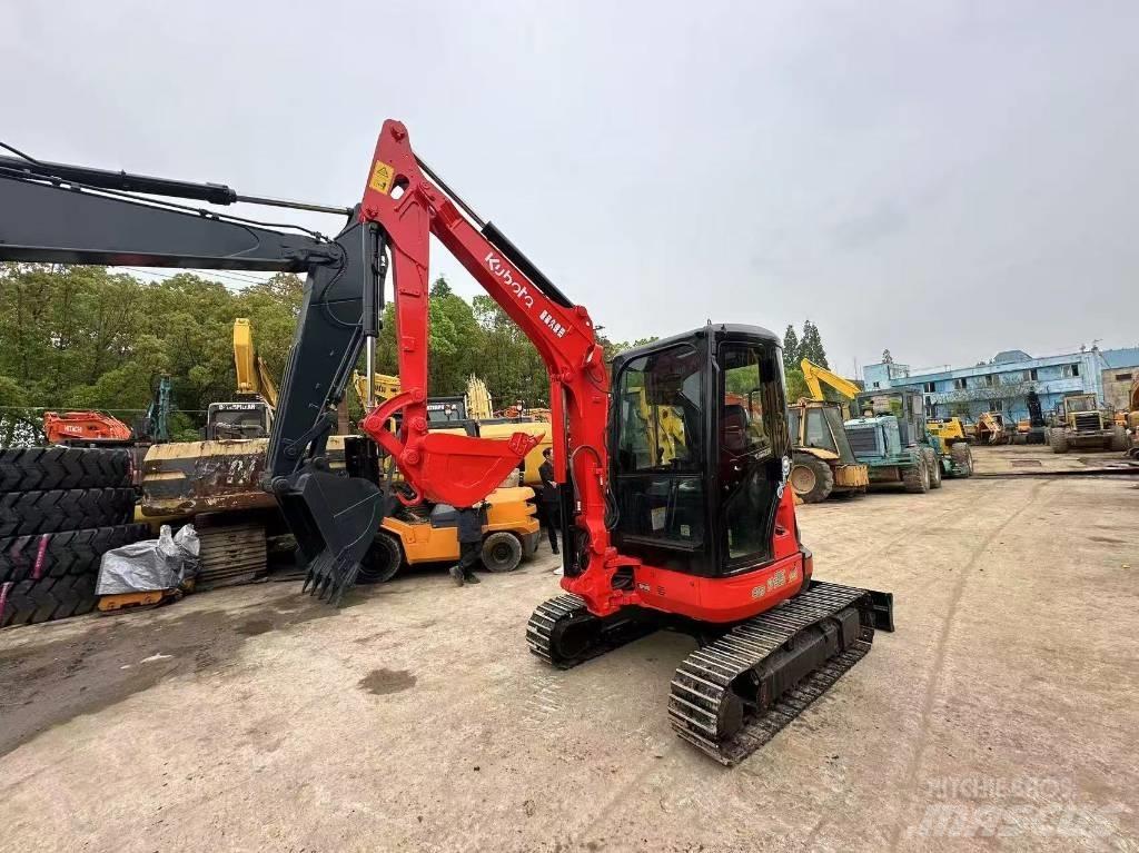 Kubota U-35 Гусеничні екскаватори