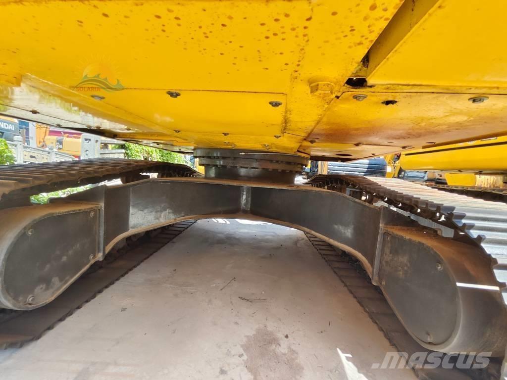 Komatsu PC 220-8 Гусеничні екскаватори