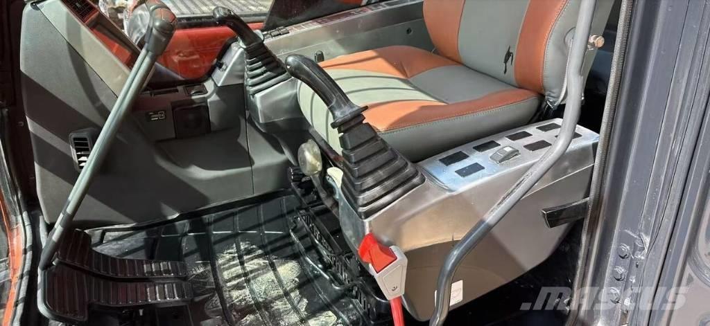 Doosan DX340 Гусеничні екскаватори