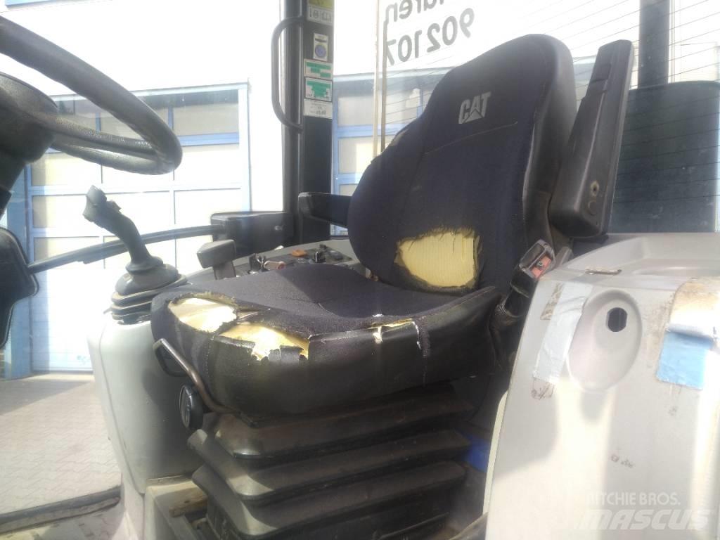 CAT 907 H Фронтальні навантажувачі