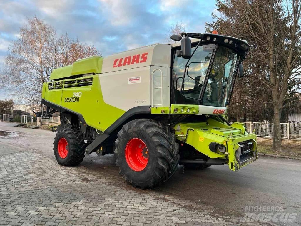 CLAAS 740 Зернозбиральні комбайни