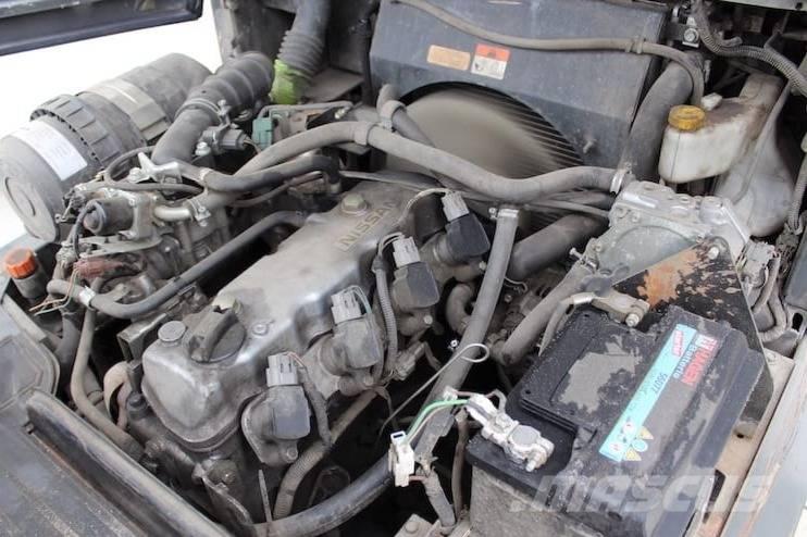 Nissan DX25LPG Газові навантажувачі