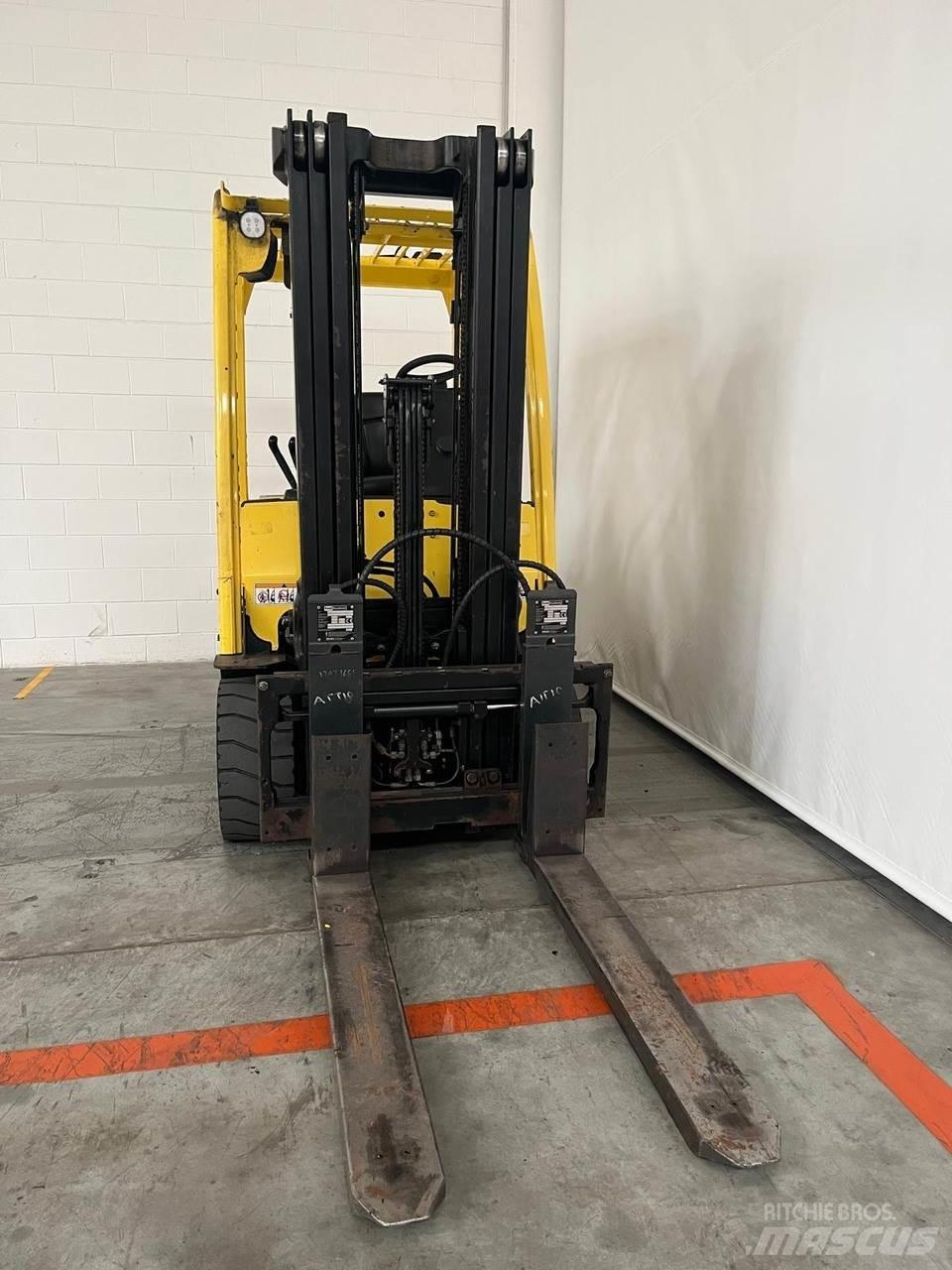 Hyster J3.0XN Електронавантажувачі
