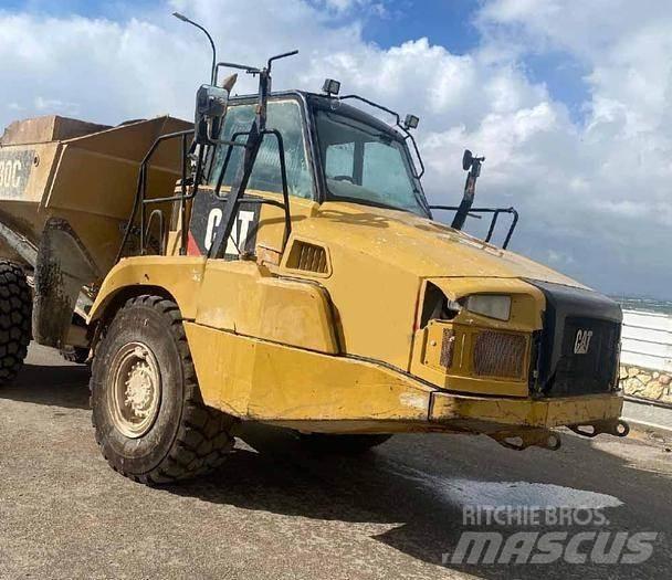 CAT 730C Вантажівки / спеціальні