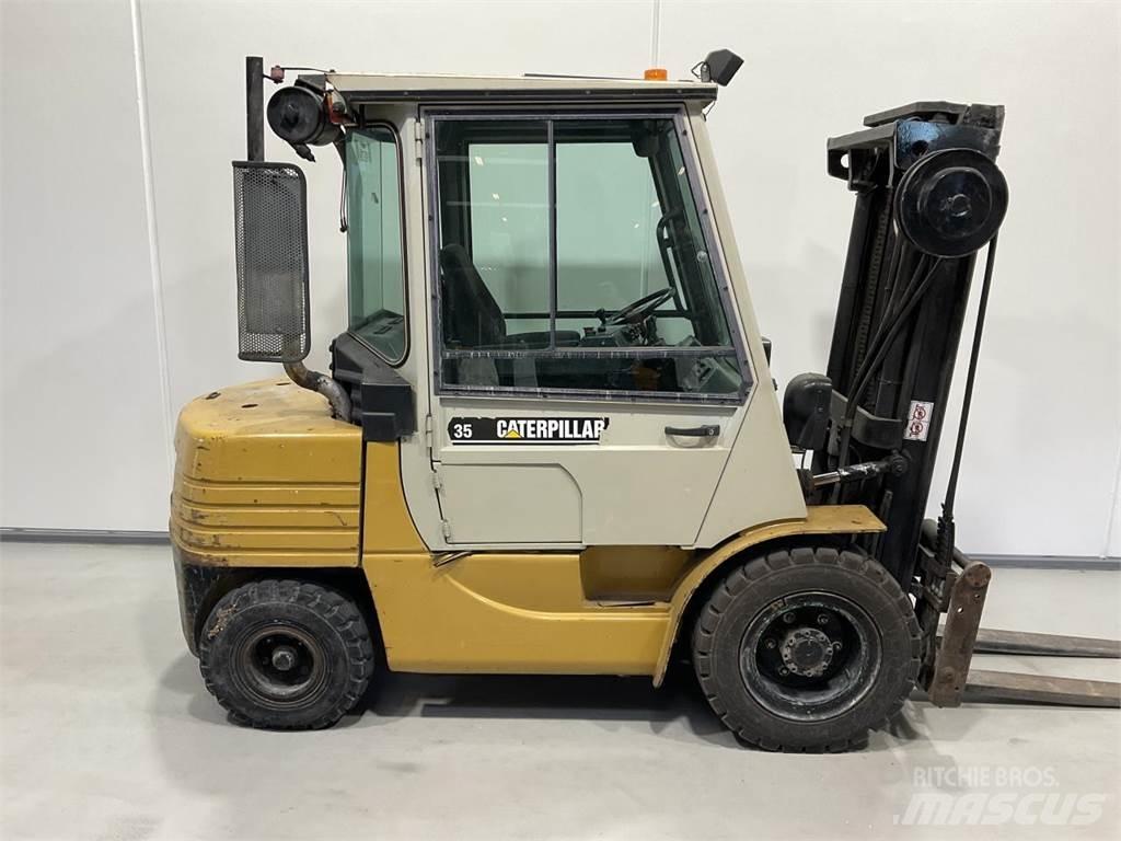 CAT DP35A Дизельні навантажувачі