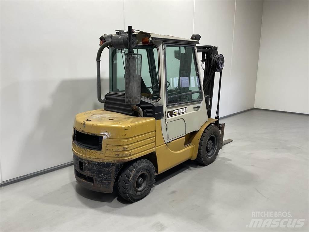 CAT DP35A Дизельні навантажувачі