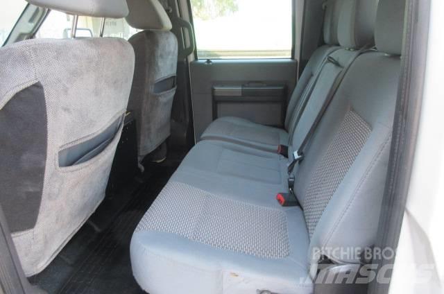 Ford F 550 Вантажівки-платформи/бокове розвантаження
