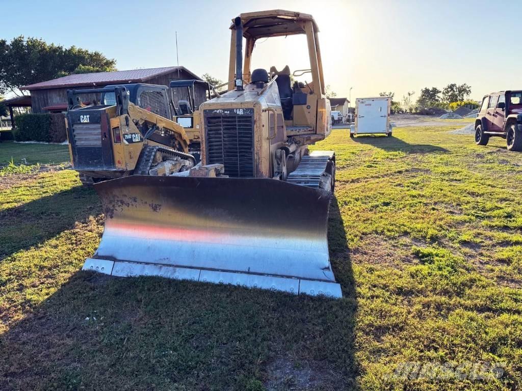 CAT D 3 G Гусеничні бульдозери