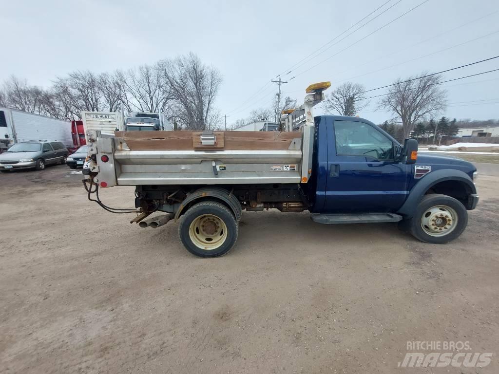 Ford F 550 XLT Снігоочищувальні ножі та плуги