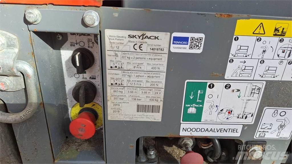 SkyJack SJ12 Інші підйомники і платформи