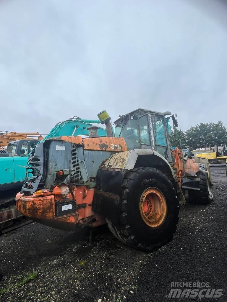 Hitachi ZW 310 Фронтальні навантажувачі