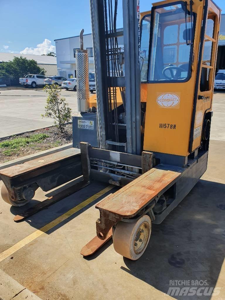 Combilift C3000 Бокові навантажувачі