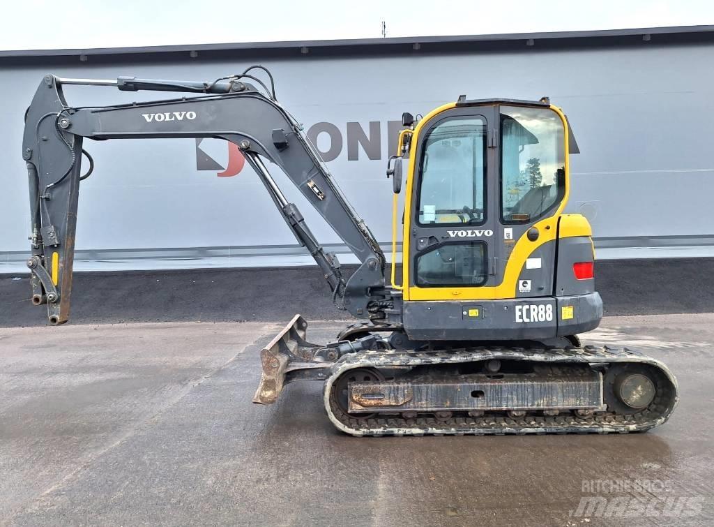 Volvo ECR88 Середні екскаватори 7т. - 12т.