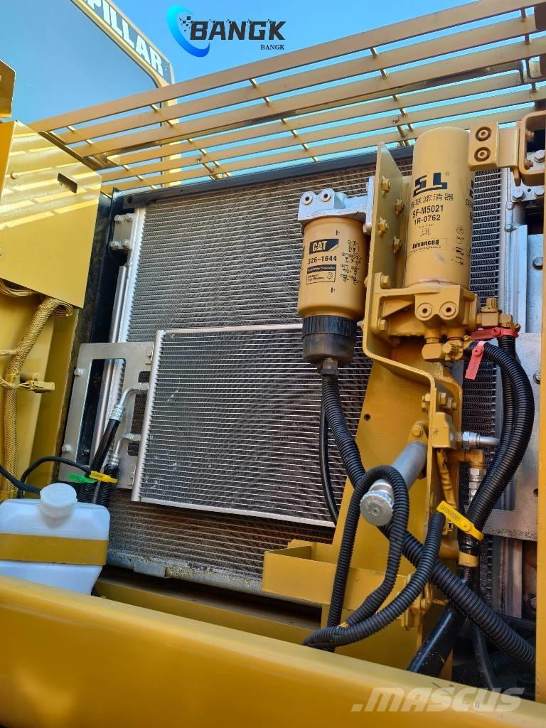 CAT 330 CL Гусеничні екскаватори