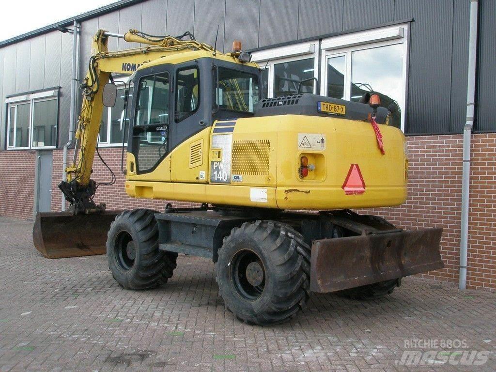 Komatsu PW140-7 Колісні екскаватори