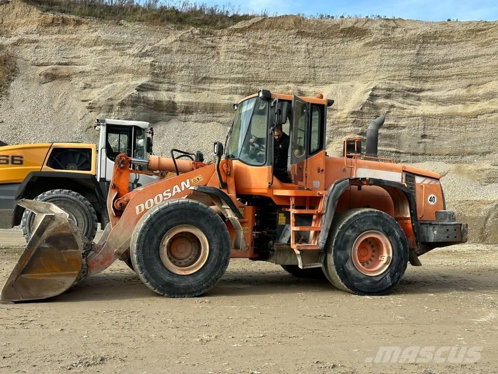 Doosan DL 300 Фронтальні навантажувачі