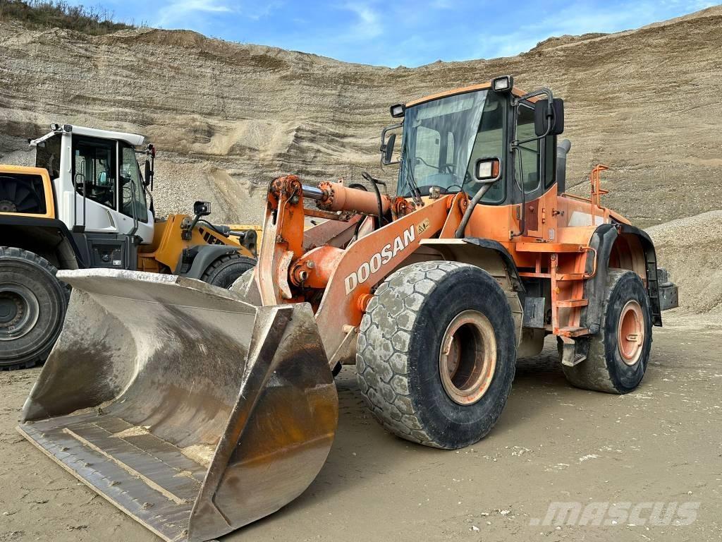 Doosan DL 300 Фронтальні навантажувачі