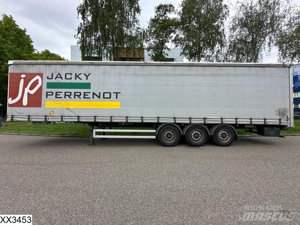 Fruehauf Tautliner Тентовані напівпричепи