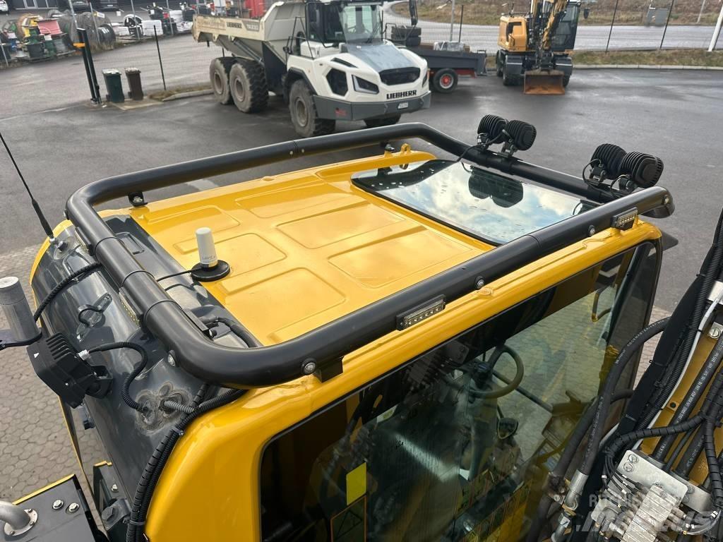 Komatsu PW 148-11 Колісні екскаватори