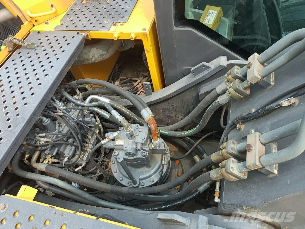 Volvo ec250 Гусеничні екскаватори